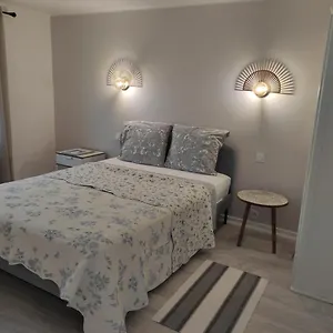  Apartment Magnifique Rez De Jardin Tropezien